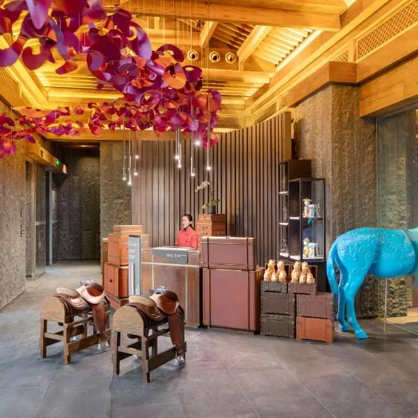 Hotel Indigo Lijiang Ancient Town by IHG, hotel in Lijiang