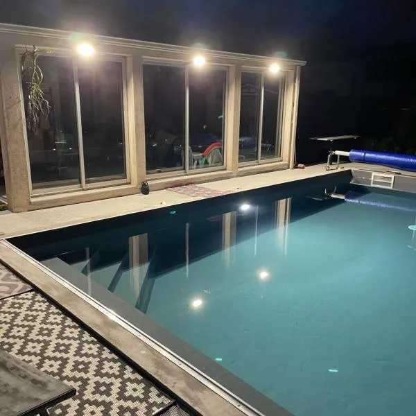 Au calme dans le marais avec piscine, hotel v destinaci Yves