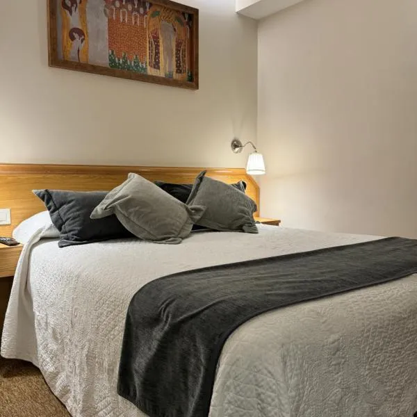 Nest Style Santiago, hotel in Santiago de Compostela