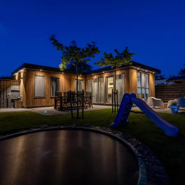 Vakantieverblijf Te Plak, hotel v destinaci Tzummarum