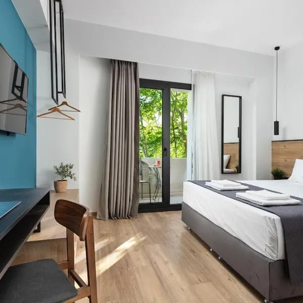The Meta Stay - Sunny Retreat with Rooftop Access, готель в Афінах
