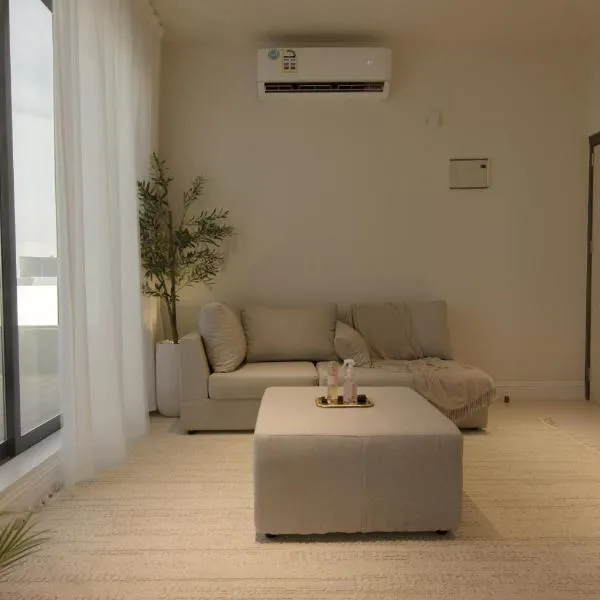 Modern Luxurious 1BR, Penthouse BLISS, Hotel in Seeb