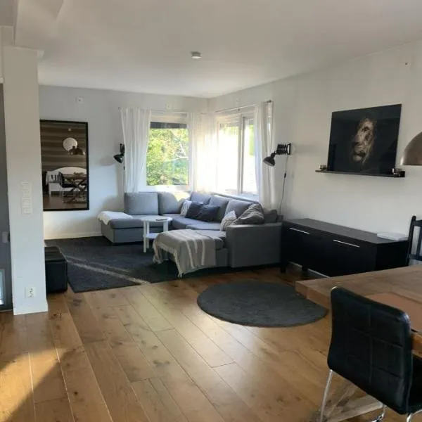 Trevlig villa, centralt i Visby, hotel in Visby