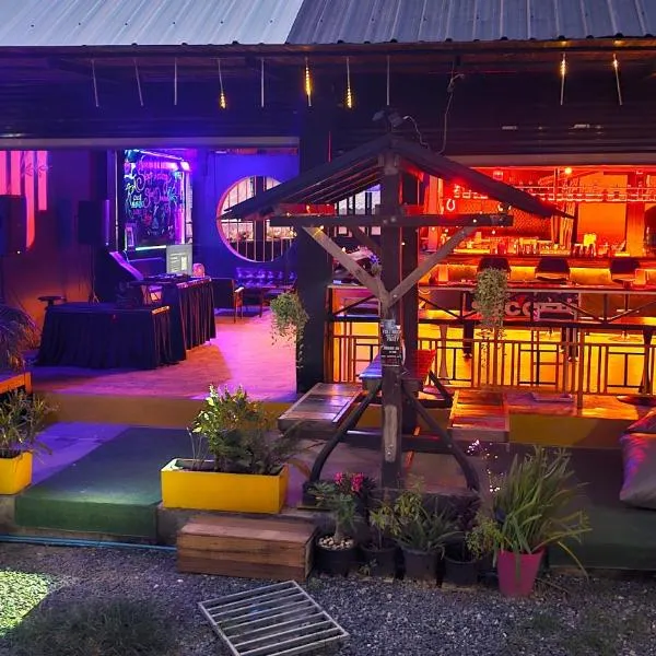 MBAR HOSTEL HAAD RIN, hotel in Haad Rin