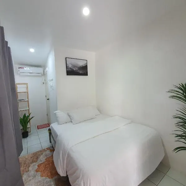 West Coast Beach House, hotel v destinaci Moalboal