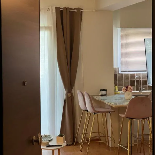 아테네에 위치한 호텔 Acropolis Sidewalk view