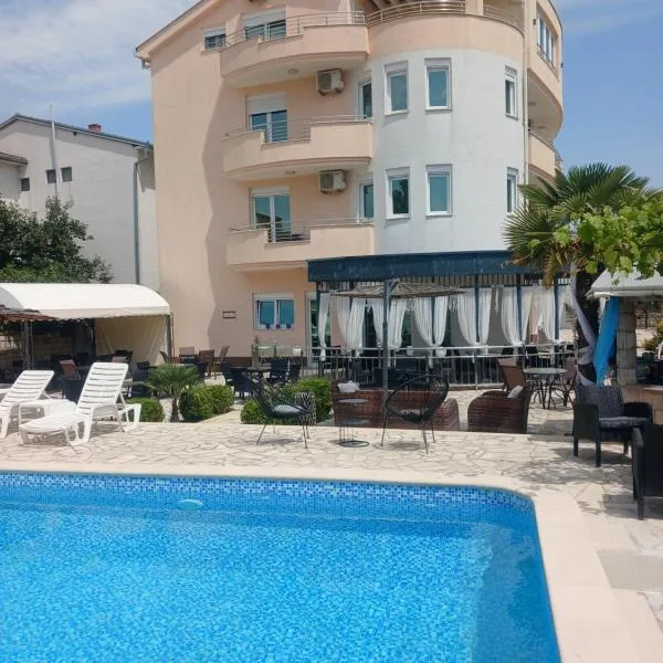 Guest House Denis, hotel v destinácii Donji Štoj