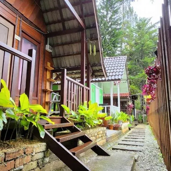 Hillside cottage tulip room with loteng, ξενοδοχείο σε Tanah Rata