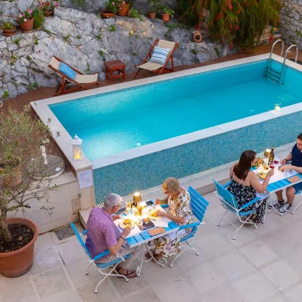 Boutique Hotel Capitano, готель у місті Херцег-Новий