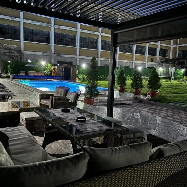 Hotel Rai, hotel u gradu Trjavna