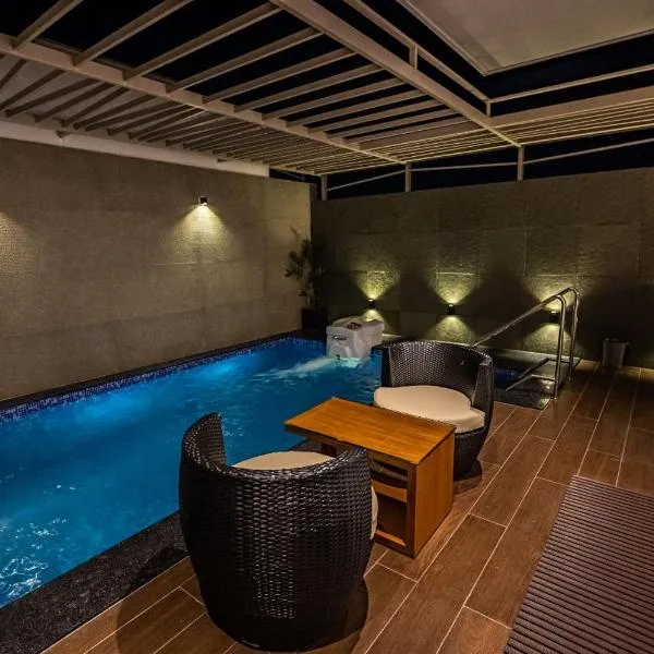 S R Luxury Stays, hotel en Mysore