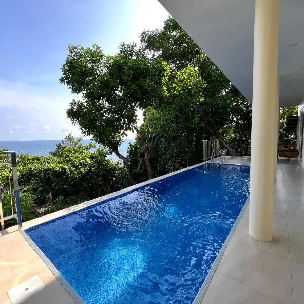 Antique Amor Bungalows & Villas, hotel in Pandan