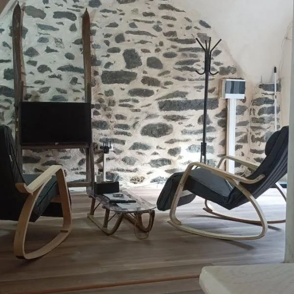 gite le bec d'aigle 2 pers, hotel in Saint-Martin-de-la-Porte