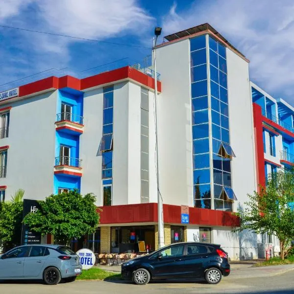 Free Zone Hotel, hôtel à Gzennaïa