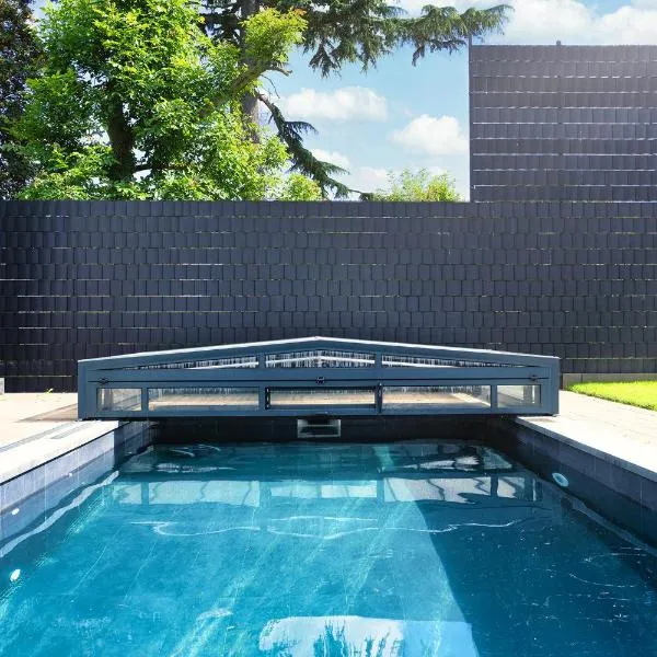 Viesnīca Luxurious Escape - Room LoveSerenity with pool and jacuzzi Briselē