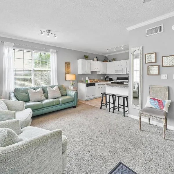 Sunny escape in Miramar Beach, hotell i Destin