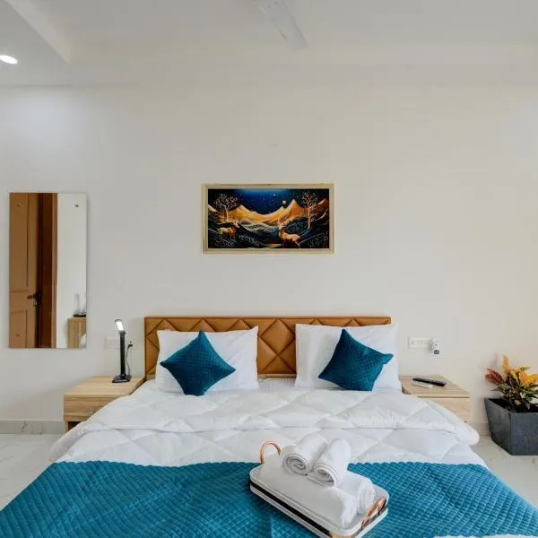 The Lodgers Studio Apartment Near Mall FiftyOne Gurugram, hotel in Gurgaon