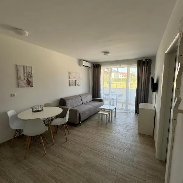 Apartman VERA Srebrno Jezero, Hotel in Ostrovo