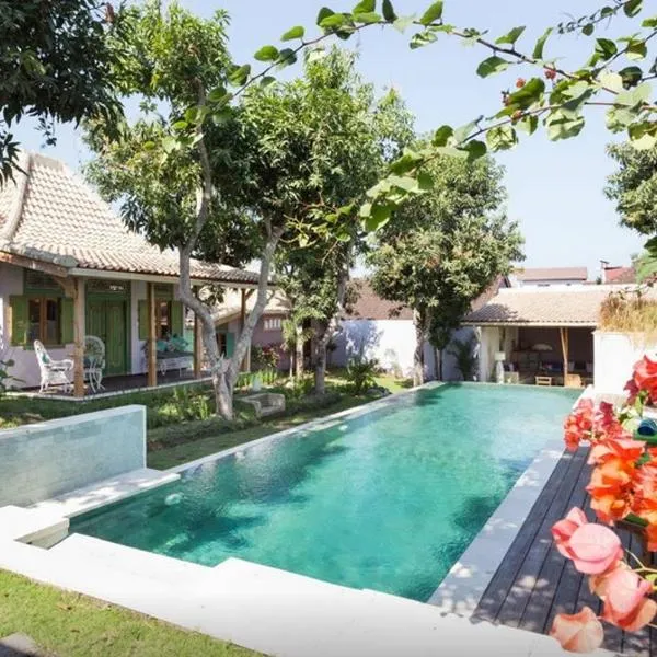Guesthouse Mooz, hotel in Canggu