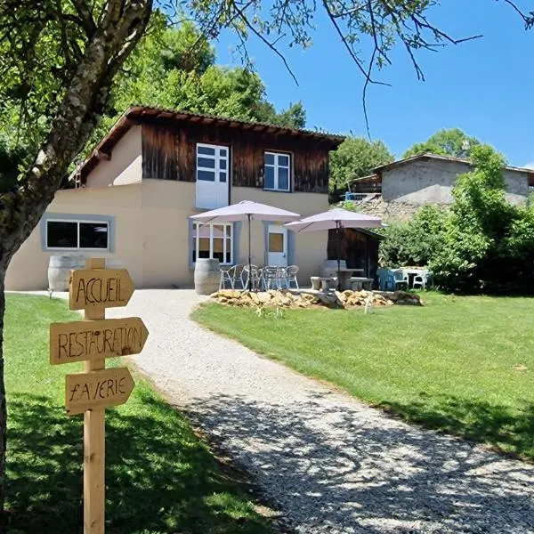 Dortoir Gîte d'étapes "Les troubadours" Ô rendez-vous 6 pers en Demi-pension, hotel in Roquefeuil