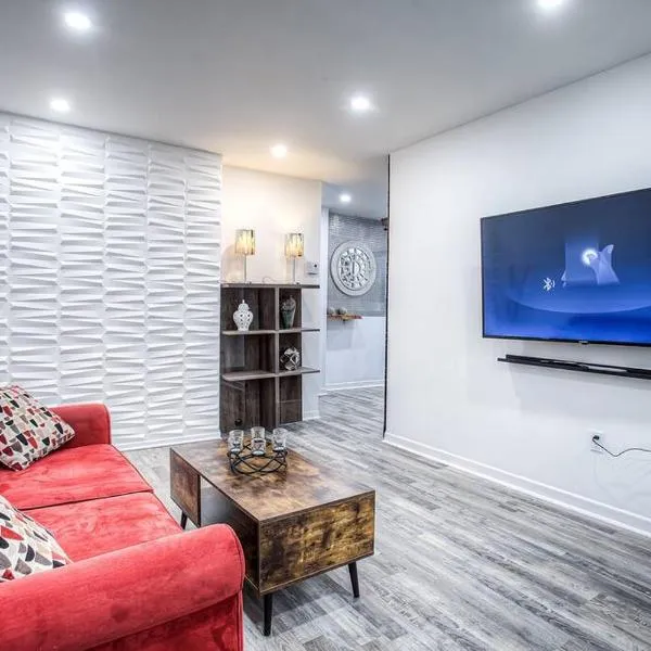 Luxury 1BR Apartment, Free Parking, hotel in Montréal