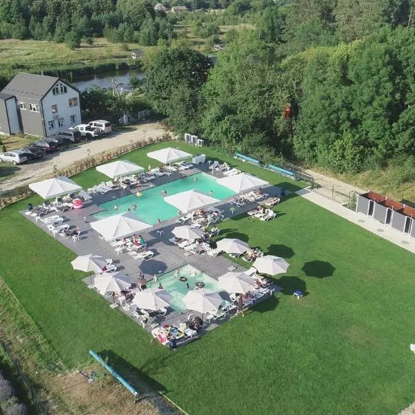 Відпочинковий Еко комплекс "Затишна садиба", hotel in Luchin
