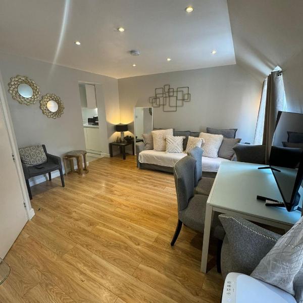 Sleep 8 In the heart of Central London Hy4, London