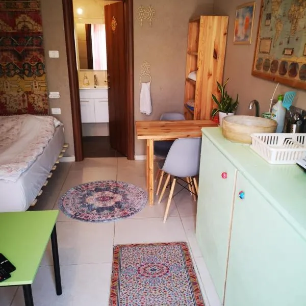 שלווה במדבר, hotel in Beʼer Ora