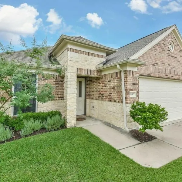 Early Green Home Sleeps 6 Yard King Suite, hotel en Houston