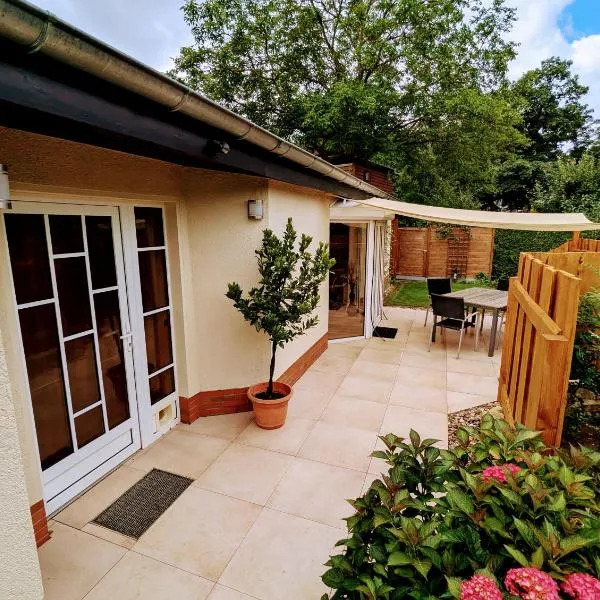 Ferienwohnung, ξενοδοχείο στο Πότσνταμ