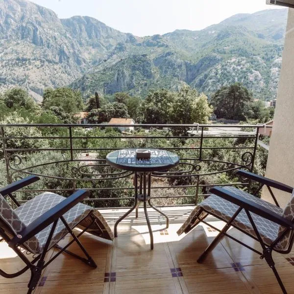 Zoi apartment, hotel in Kotor