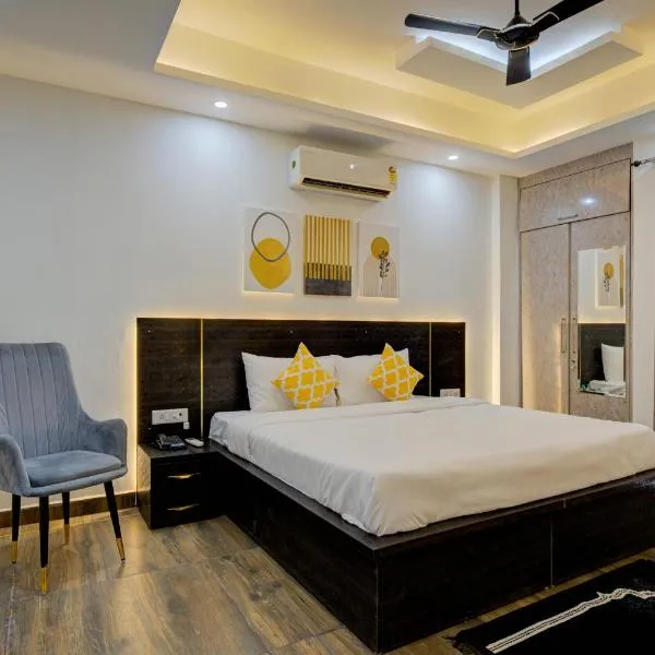 The Empire Studioz Hotel Golf Course Road Studio with Kitchen & Balcony One Horizon Center Paras Hospital Cyber City，位于古尔冈的酒店
