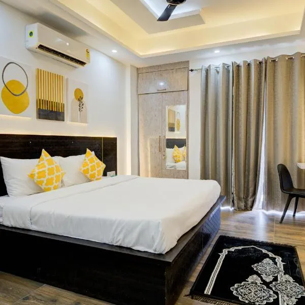 The Empire Studioz Hotel Golf Course Road Studio with Kitchen & Balcony One Horizon Center Paras Hospital Cyber City，位于古尔冈的酒店