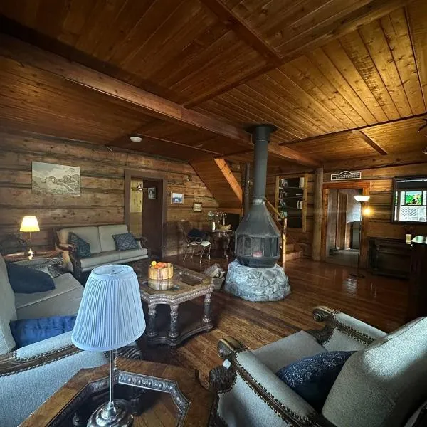 Rustic Beaverfoot Lodge Room N6, hôtel à Parson