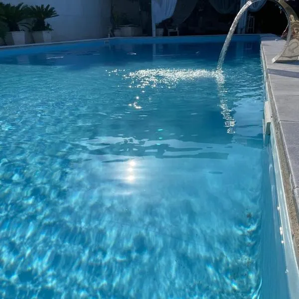 Villa Tropical, hotel v destinaci Francavilla al Mare