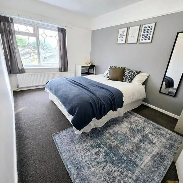 Beautiful rooms in PRIME location!, hotel in London