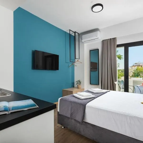 The Meta Stay - Sunny Getaway with Rooftop Access, ξενοδοχείο στην Αθήνα