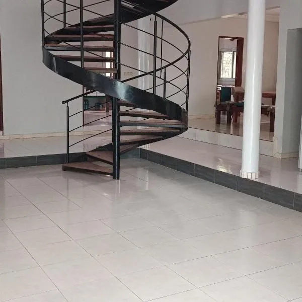 White House, hotell sihtkohas Ziguinchor