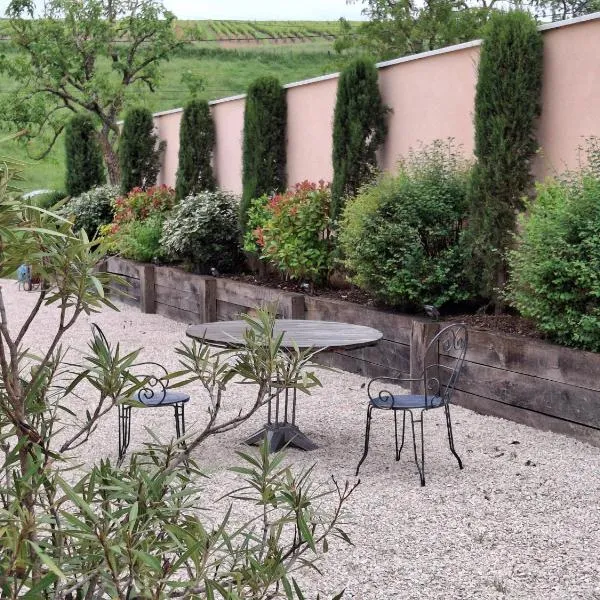 Gite du Clos de Givrais, hotel in Jarnioux