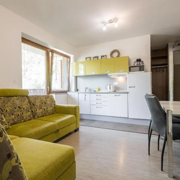 Fatrapark 2 apartment 214 in Hrabovo with bike storage, ξενοδοχείο σε Ružomberok