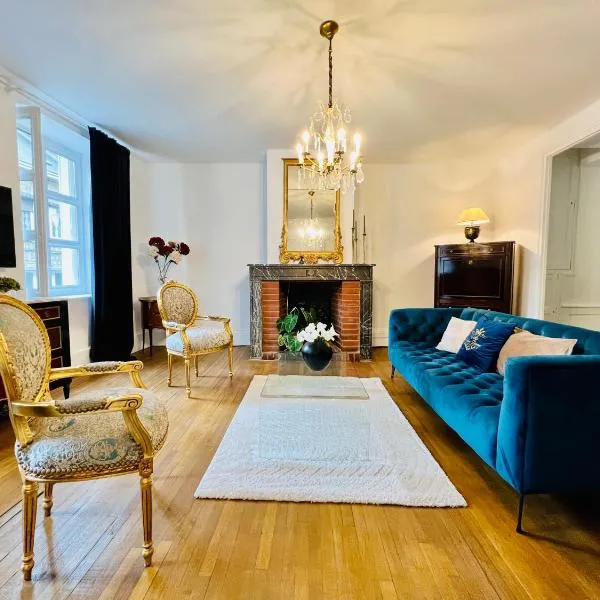LA SUITE de NOTRE DAME au pied du CHATEAU FORT, hotel u gradu Sedan