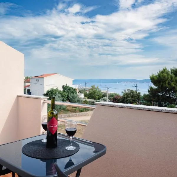 Apartmani Natalija 4 Stars, hotel in Mrljane