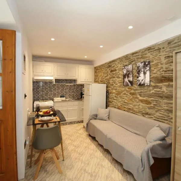 Chora's Stonehouse, hotel a Andros