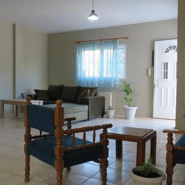 Comfortable and Spacious Home Near Beaches, hotel in Aígio