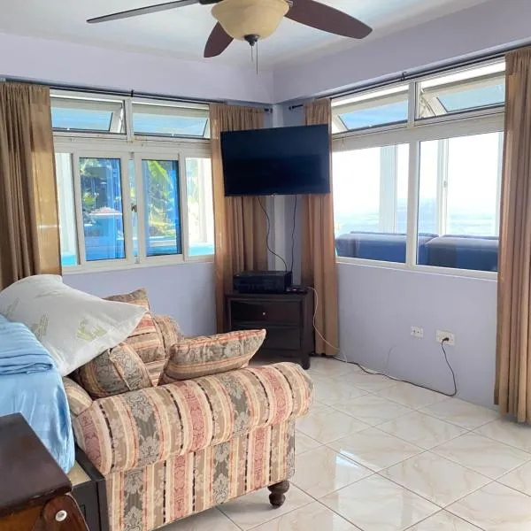 The Big Blue Condo, hotell sihtkohas Soufrière