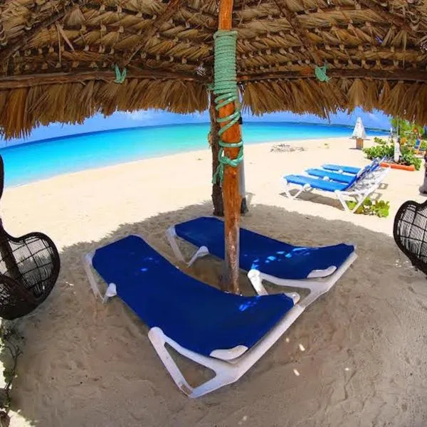 Rollezz Villas Beach Resort, hotel v destinaci Old Bight