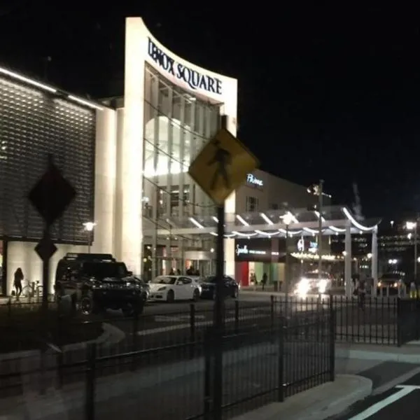 RM2 - 1bdr 1bath Cozy ensuite shared Condo, hôtel à Atlanta