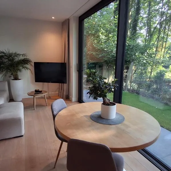 Privé studio in groene omgeving van Brugge gratis fietsen & parkeerplaats, Hotel in Brügge