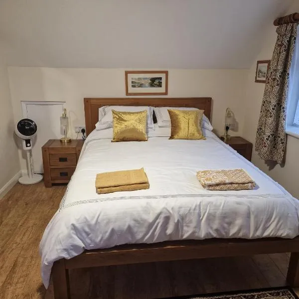 Woodvale Bungalow, hotel in Little Haven