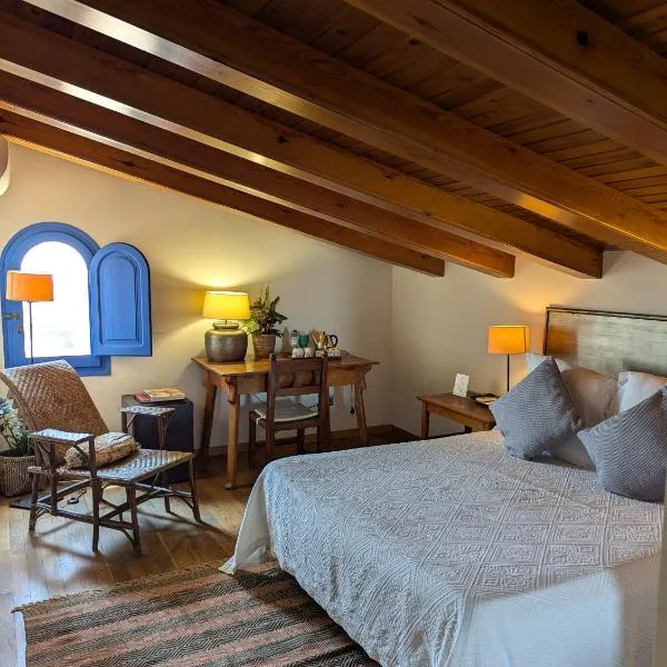 Hostal de la Plaça - Hotel Boutique, хотел в Кабрилс